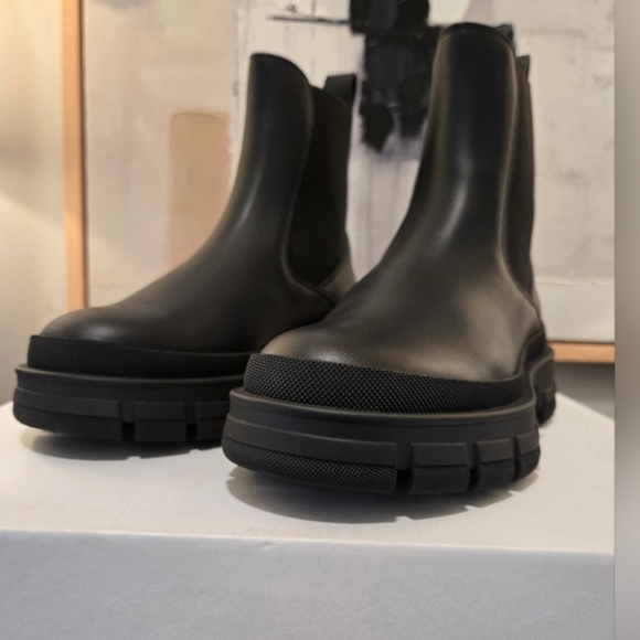 NWT Moncler Hevea Chelsea Boot Black 36.5 - Picture 8 of 8